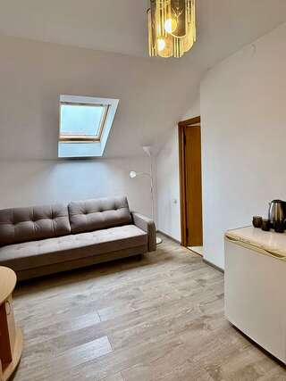 Гостевой дом Черноморская 3 Дивноморское Семейный номер-4